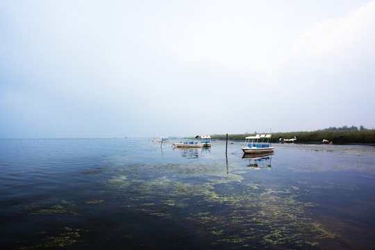 湖泊游艇