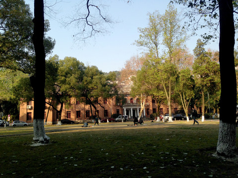 湖南大學(xué)