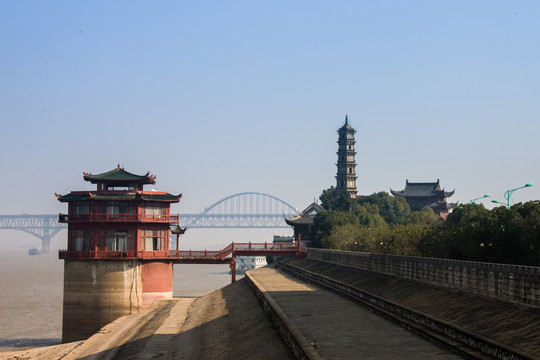 鎖江塔