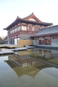 仿古建筑水面鏡像