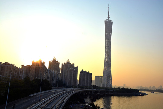夕陽下的小蠻腰