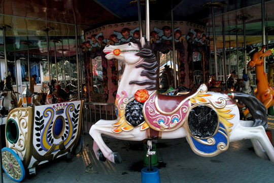 旋轉(zhuǎn)木馬