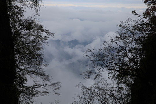 塔云山