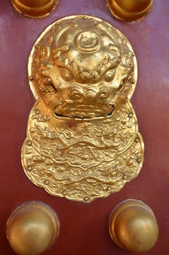 獅子門環(huán) 輔首