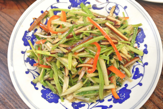 水芹菜炒香干
