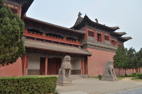 皇陵建筑大門