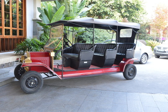 老爺車式游園車