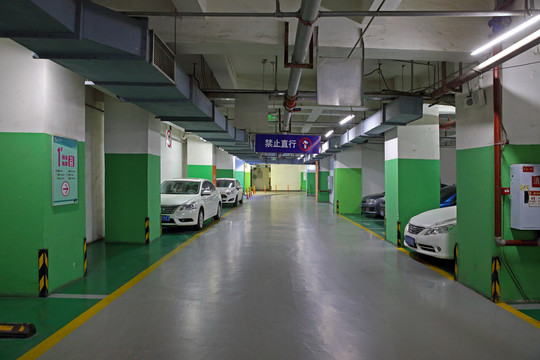 室內(nèi)車(chē)庫(kù) 車(chē)庫(kù)設(shè)計(jì)