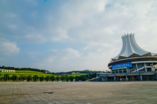 廣西南寧會(huì)展中心 廣場