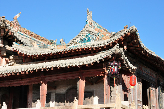 甘肅平?jīng)鲠轻忌?古建筑屋檐