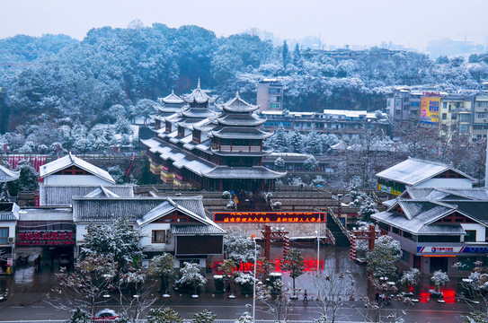 恩施風(fēng)雨橋鳳凰山高清雪景