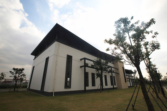 鋼結(jié)構(gòu)廠房建筑
