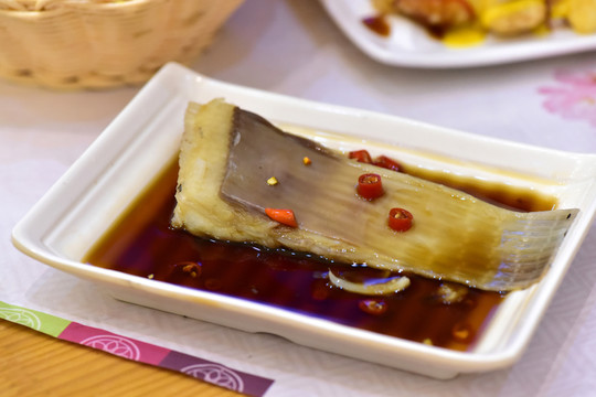 清蒸魚刺