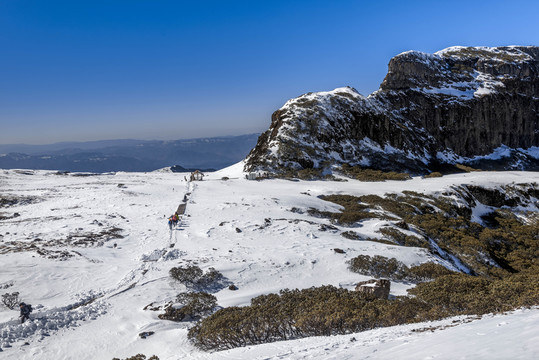 祿勸轎子雪山