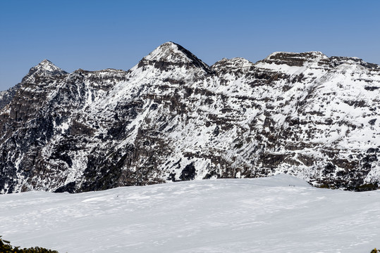 祿勸轎子雪山