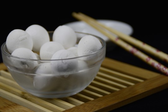 芝麻湯圓