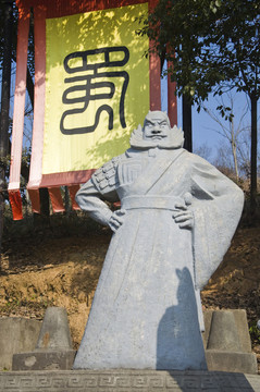 張飛雕像