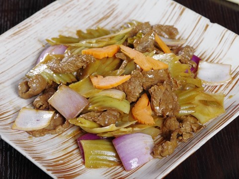 酸菜炒里脊肉