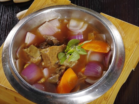 酸湯牛腩越南牛腩煲