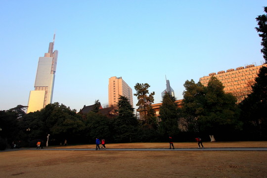 南京大學(xué)