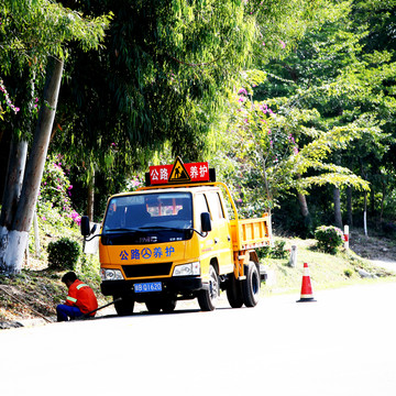 公路養(yǎng)護車
