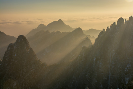 黃山晨輝