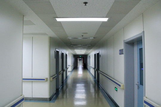 醫(yī)院走廊