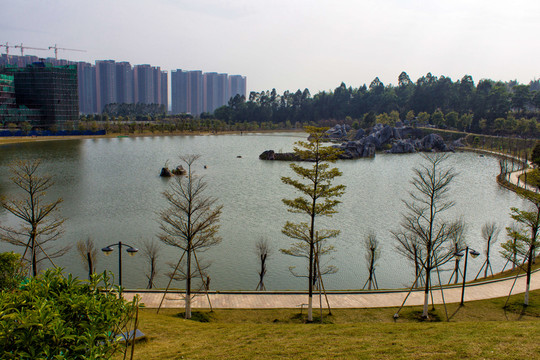 人工湖