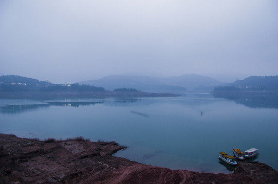 雅女湖