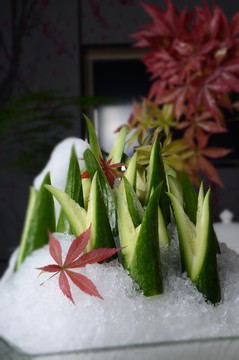 冰鎮(zhèn)乳瓜醮醬