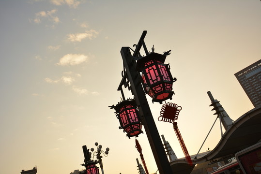 夕陽下的花燈