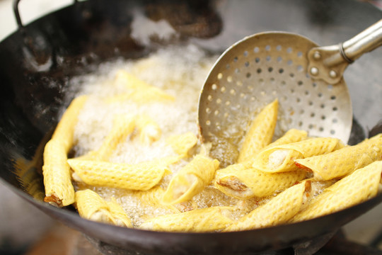 油鍋里的小食