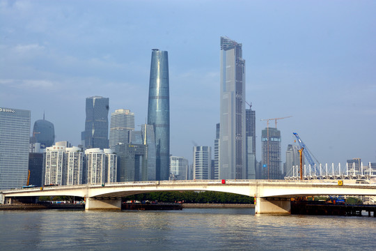 海岸樓房 大橋