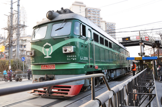 東風(fēng)火車