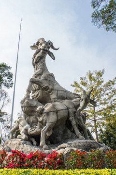 五羊雕塑側(cè)面