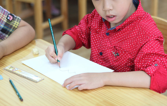 小學生畫畫