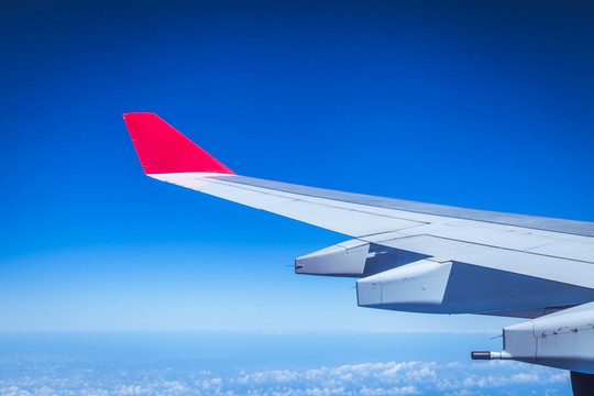 客機(jī)機(jī)翼