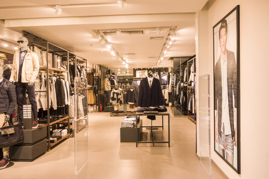 精品服飾店