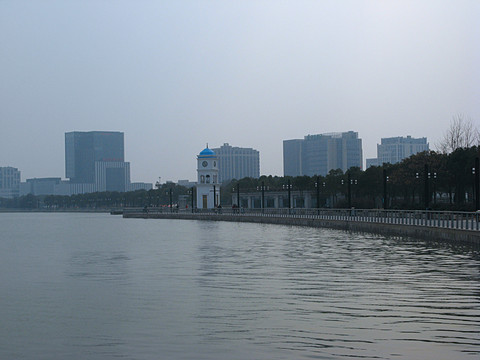 滴水湖