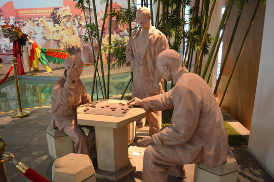 下棋雕塑