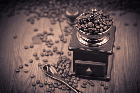 咖啡豆和咖啡机