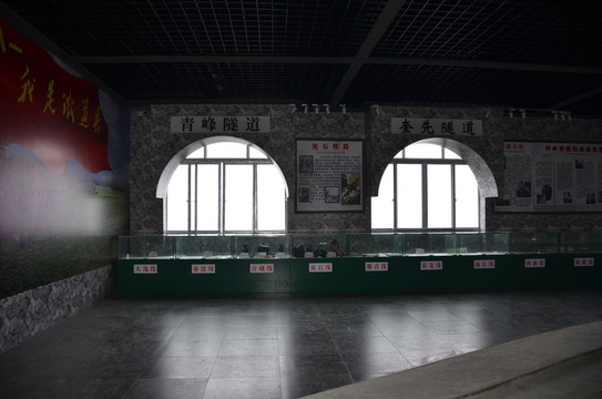 紀(jì)念館內(nèi)部窗戶側(cè)拍