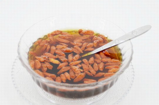 枸杞泡水茶 圖片