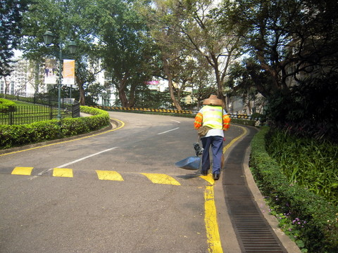 在望廈炮臺(tái)斜坡上