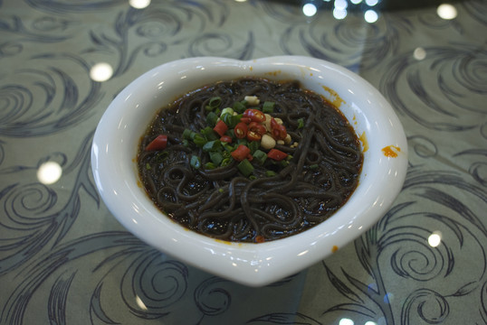 酸辣蕨根粉