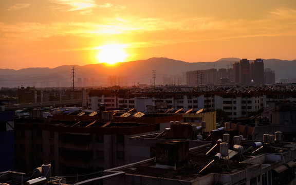 昆明城市日落