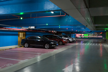 夜晚的停車場