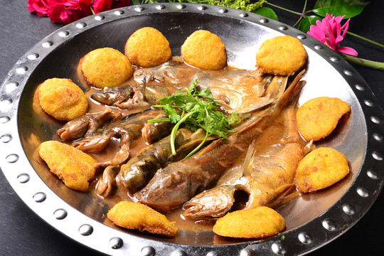 鐵鍋雜魚