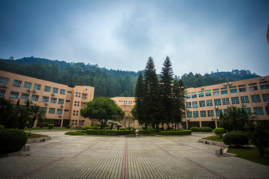 番禺理工 番禺職業(yè)技術(shù)學(xué)院
