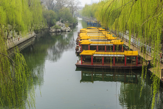 濟(jì)南護(hù)城河風(fēng)光